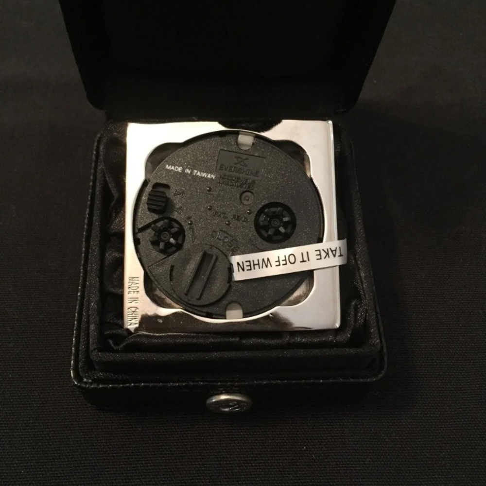 Diamond clock - Picture 3 of 5